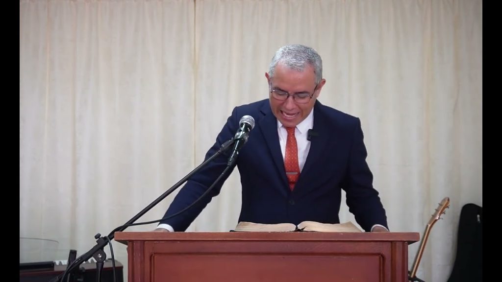 Escóndete Un Poquito