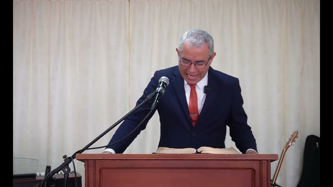 Escóndete Un Poquito